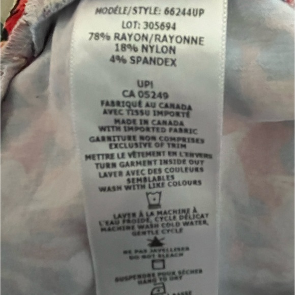 🛍️ UP! Ladies Floral Ankle Pants - Picture 10 of 12